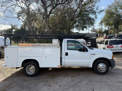 Used 2006 Ford F350 2WD Regular Cab DRW Super Duty image 4