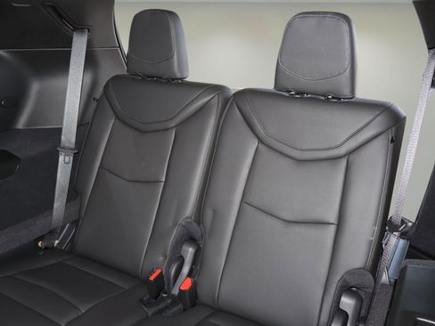 New 2025 Cadillac XT6 Luxury w/ LPO, Floor Liner Package image 16