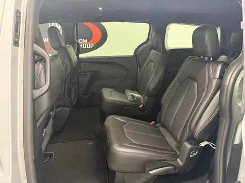New 2026 Chrysler Voyager LX image 16