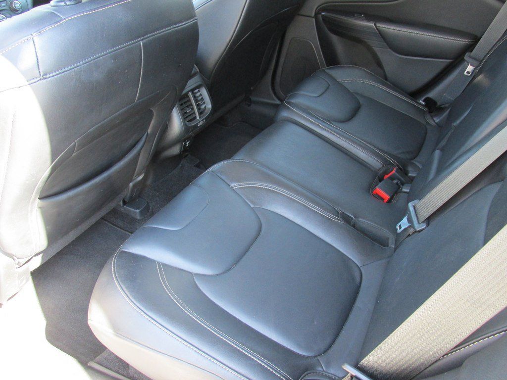 Used 2014 Jeep Cherokee Limited AWD/4WD image 10