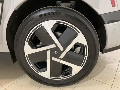 Used 2026 Hyundai Ioniq 9 Calligraphy image 31