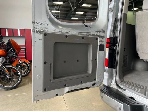 Used 2017 Nissan NV 3500 SV RWD image 60