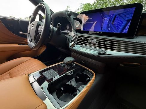Certified 2024 Lexus LS 500 AWD image 25