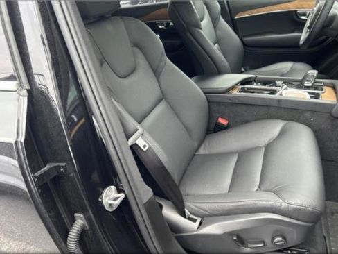 Used 2024 Volvo XC90 T8 Plus w/ Protection Package Premier AWD/4WD image 5
