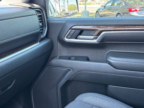 Used 2022 GMC Sierra 1500 Elevation w/ LPO, Elevation Black Package AWD/4WD image 19