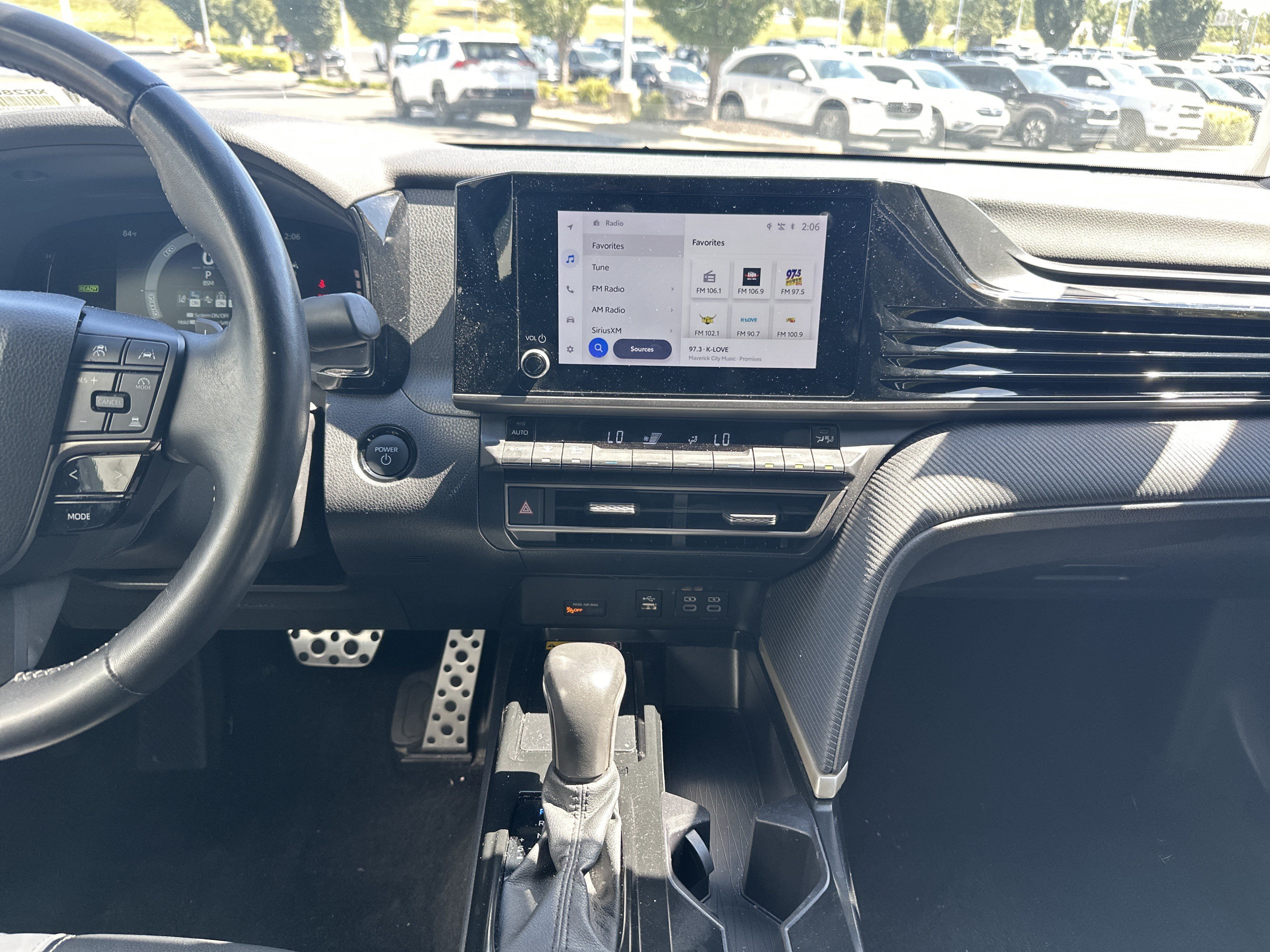 Used 2025 Toyota Camry SE w/ Convenience Package FWD image 23