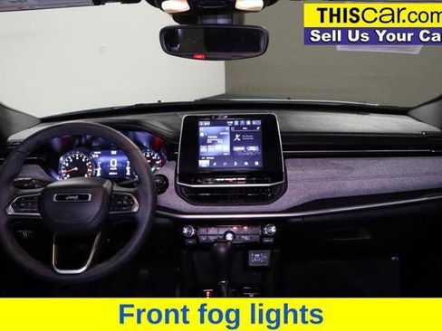 Used 2025 Jeep Compass Latitude AWD/4WD image 16