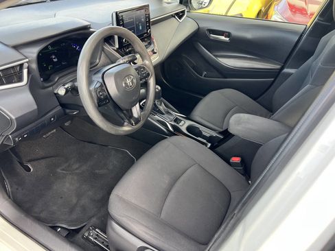Used 2021 Toyota Corolla LE image 7