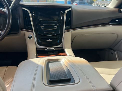 Used 2015 Cadillac Escalade ESV Premium image 10