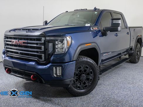 Used 2023 GMC Sierra 2500 AT4 w/ AT4 Preferred Package AWD/4WD image 3