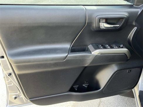 Used 2020 Toyota Tacoma Limited image 25