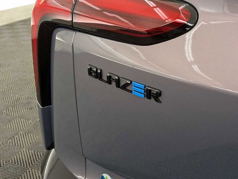 New 2026 Chevrolet Blazer EV RS image 12