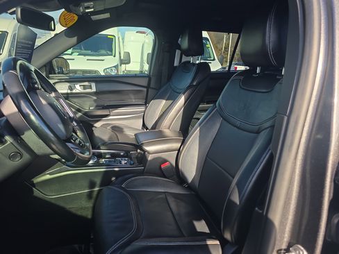 Certified 2020 Ford Explorer ST image 32