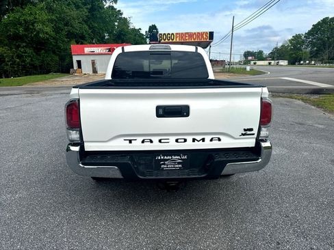 Used 2021 Toyota Tacoma TRD Off-Road image 10