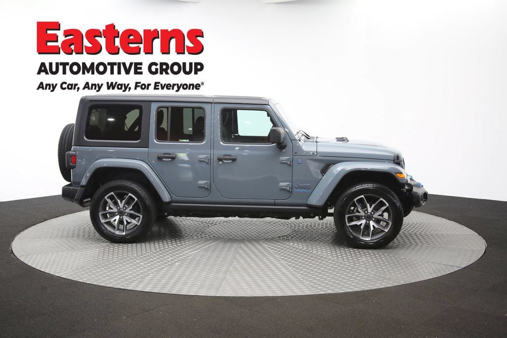 Used 2024 Jeep Wrangler Unlimited w/ Convenience Group AWD/4WD image 48