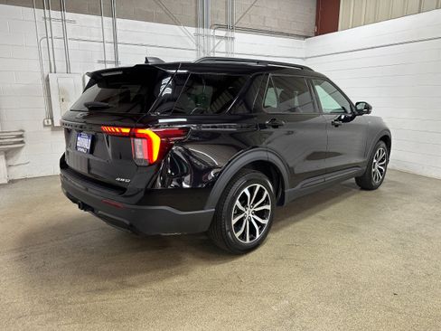 Certified 2025 Ford Explorer ST-Line image 7