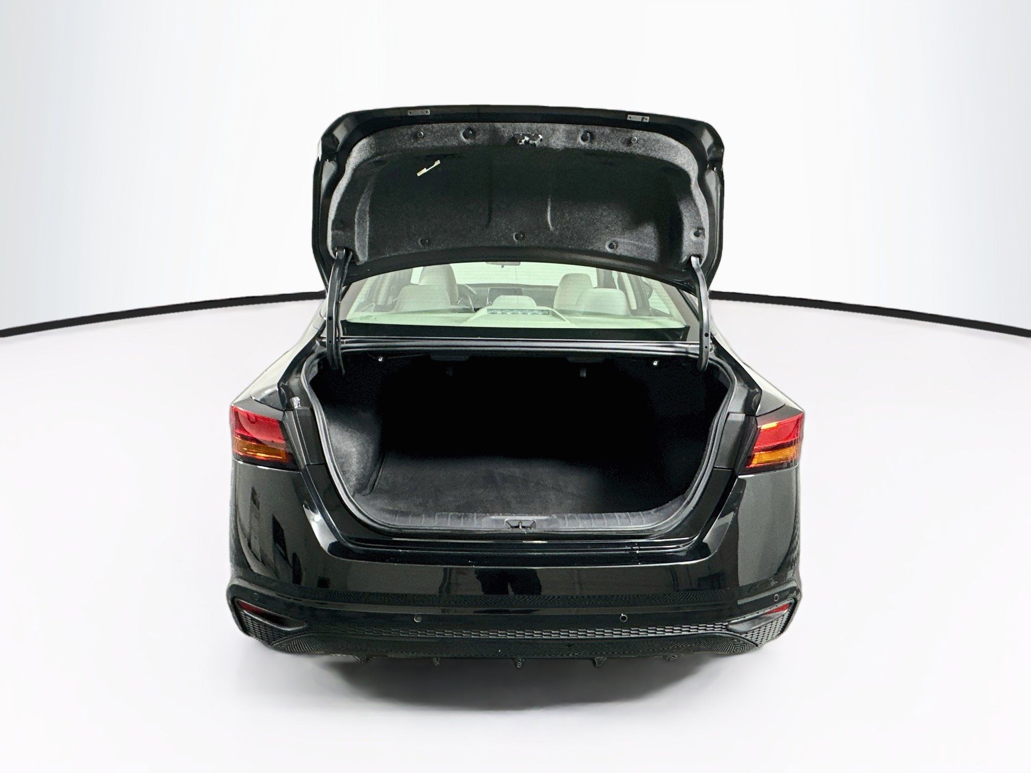 Used 2025 Nissan Altima 2.5 SV FWD image 26