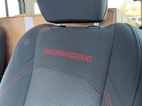 Used 2023 Jeep Wrangler Unlimited Rubicon w/ Dual Top Group image 25