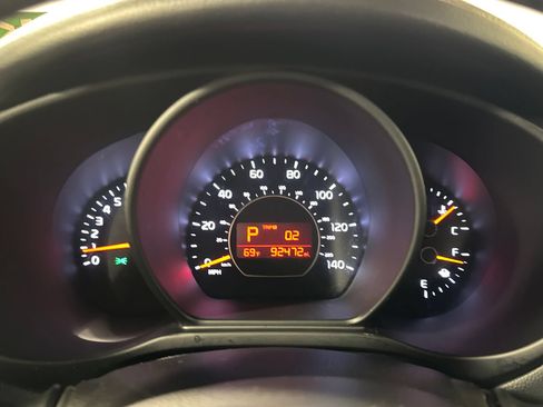 Used 2014 Kia Soul ! FWD image 20