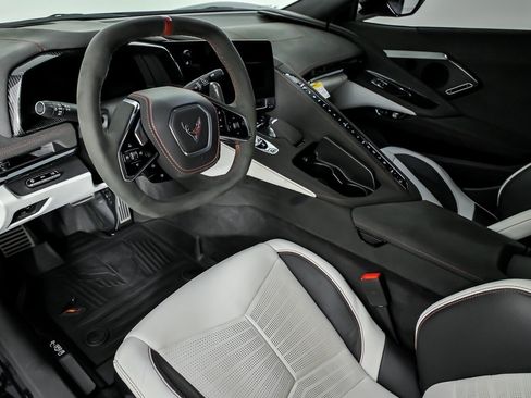 Used 2023 Chevrolet Corvette Stingray Premium Cpe w/ Z51 Performance Package RWD image 23
