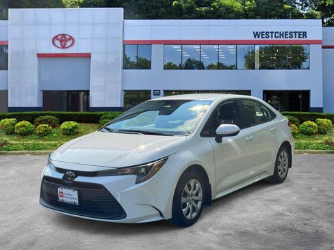 Certified 2026 Toyota Corolla LE w/ Carpet Mat Package (TMS) FWD image 4