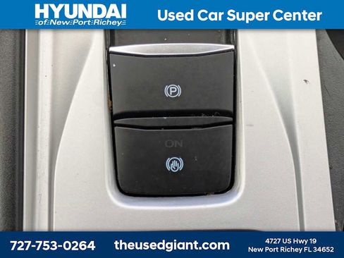 Used 2023 Ford Explorer XLT image 30