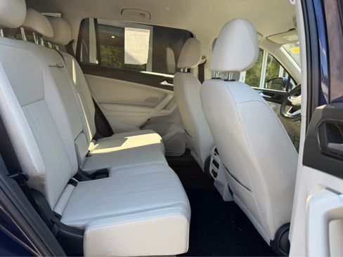 Used 2023 Volkswagen Tiguan SE AWD/4WD image 18