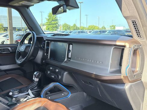 Used 2022 Ford Bronco Outer Banks AWD/4WD image 18