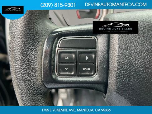 Used 2019 Dodge Journey SE image 17