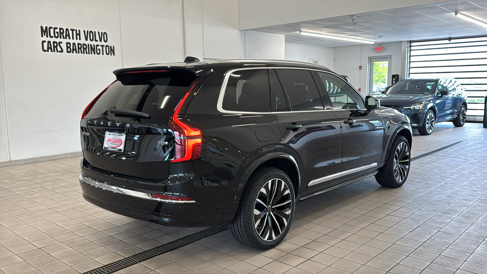 New 2026 Volvo XC90 T8 Plus w/ Protection Package AWD/4WD image 5