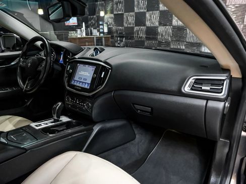 Used 2016 Maserati Ghibli image 15