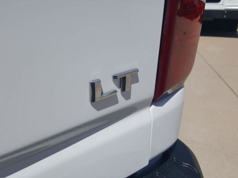 Used 2020 Chevrolet Silverado 2500 LT w/ Convenience Package image 28