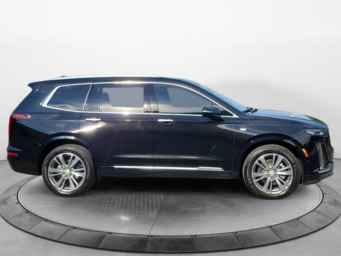 Used 2025 Cadillac XT6 Premium Luxury w/ Technology Package FWD image 8