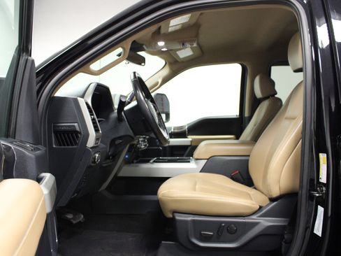 Used 2022 Ford F350 Lariat w/ Chrome Package image 12