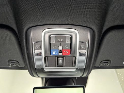 Used 2023 RAM 1500 Limited AWD/4WD image 12
