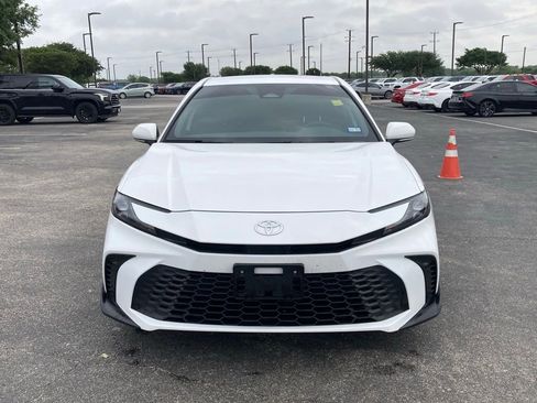 Certified 2025 Toyota Camry SE image 2