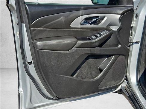 Used 2020 Chevrolet Traverse LS FWD image 11