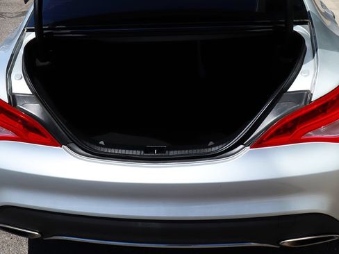 Used 2018 Mercedes-Benz CLA 250 image 27