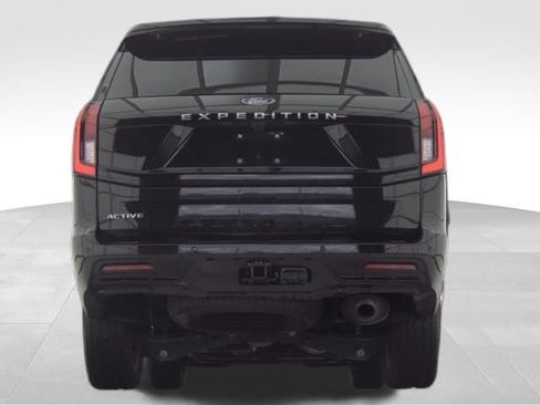 Used 2025 Ford Expedition Active AWD/4WD image 5