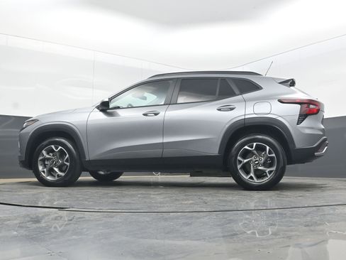 New 2026 Chevrolet Trax LT w/ Driver Confidence Package FWD image 29