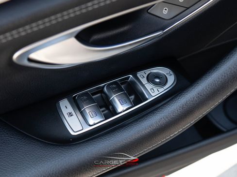 Used 2019 Mercedes-Benz E 300 4MATIC image 41