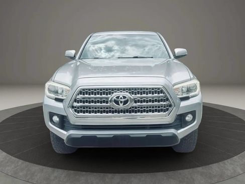 Used 2016 Toyota Tacoma TRD Off-Road w/ Premium & Technology Package RWD image 8