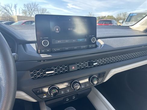 Certified 2023 Honda Accord EX image 28