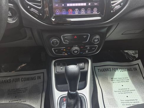 Used 2019 Jeep Compass Sport w/ Tech Group FWD image 9