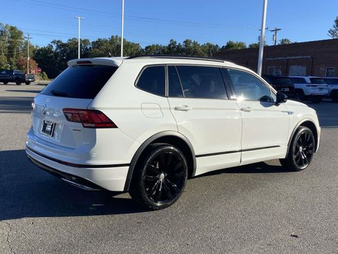 Used 2021 Volkswagen Tiguan SE R-Line image 8