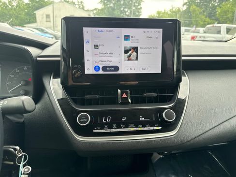 Used 2024 Toyota Corolla LE FWD image 11