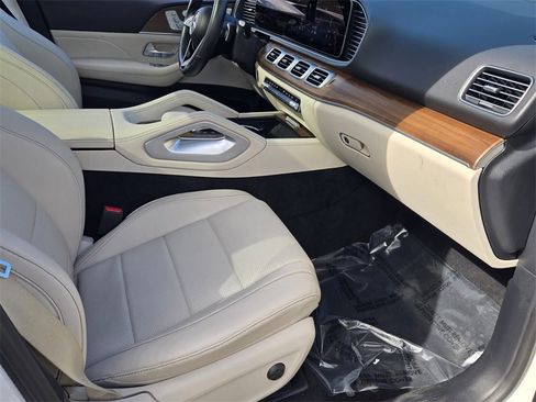 Used 2024 Mercedes-Benz GLE 450 4MATIC image 16