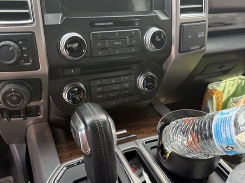 Used 2016 Ford F150 Platinum w/ Equipment Group 701A Luxury image 18