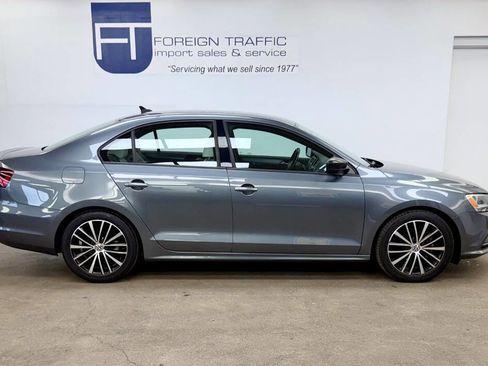Used 2016 Volkswagen Jetta Sport image 13