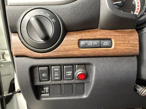 Used 2019 Nissan Titan Platinum Reserve w/ Platinum Utility Package AWD/4WD image 18